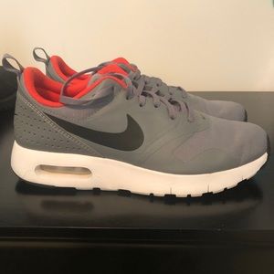 Nike Air Max Tavas sneakers. Boys size 6.5Y